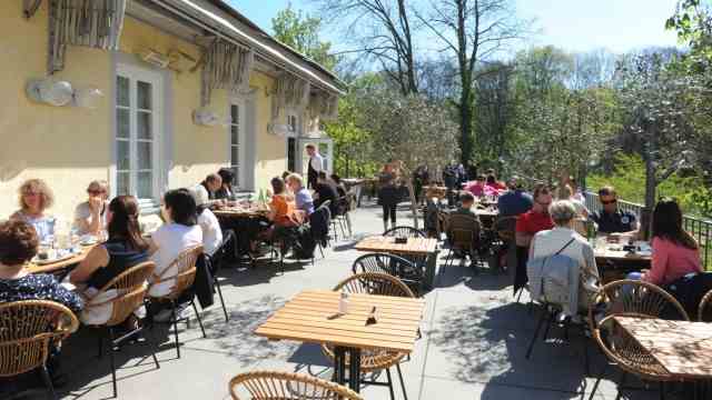 Celebrity tips for Munich and the region: Nice place for a late breakfast: the Reitschule café on Königstrasse.