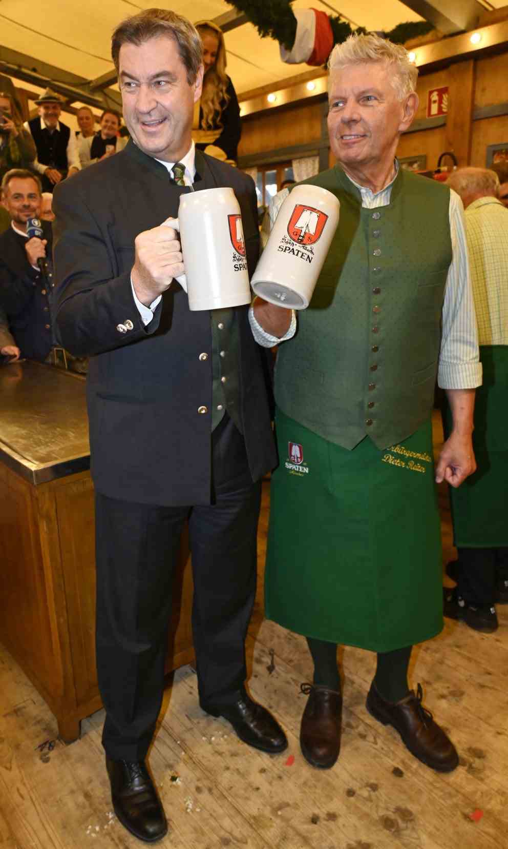 The beer certainly tasted great: Markus Söder on Saturday at the Wiesn tapping