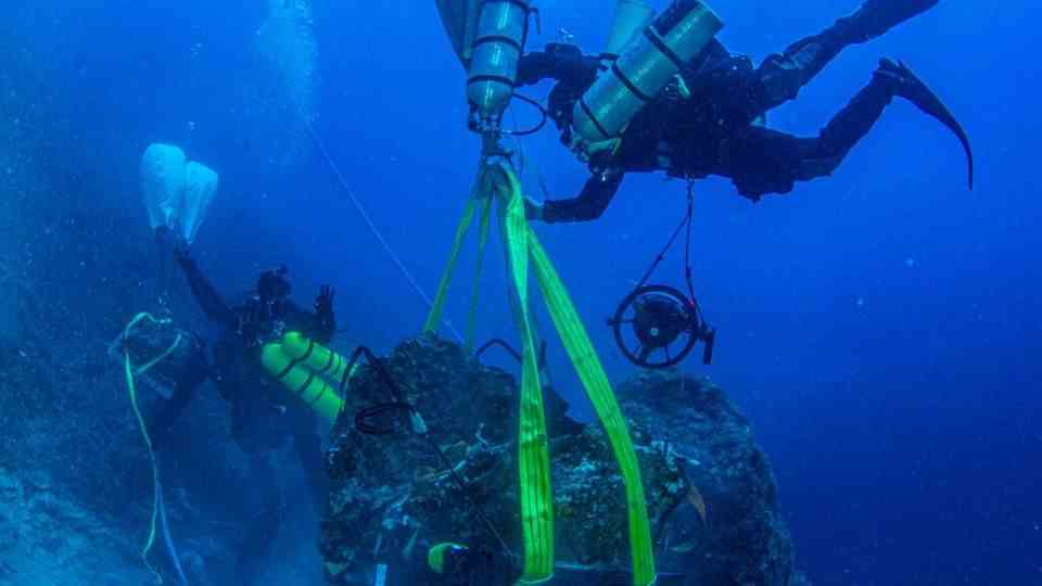 2000-year-old wreck: Researchers discover Hercules' head in a hidden part of the ship