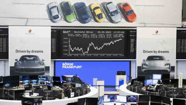 Frankfurt Stock Exchange celebrates Porsche's IPO