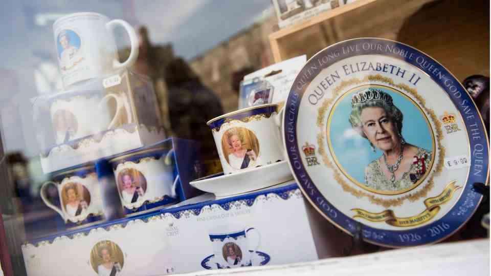 The Queen's 90th Birthday Souvenirs 2016