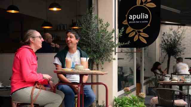 Café Apulia: Cozy inside and out: The Apulia in Maxvorstadt.