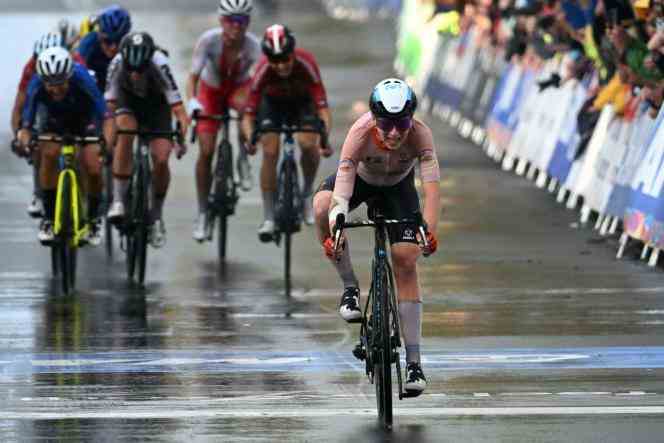 Starting in the last kilometer, Van Vleuten resisted the return of the sprinters to win, Saturday September 24, 2022, in Wollongong (Australia), during the world cycling championships.