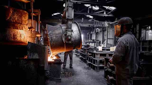 Industry: A lot of energy is consumed here: Production in the Kempten iron foundry.
