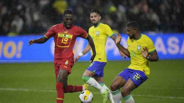 Football: Iñaki Williams (left) in the test against Brazil: However, he lost 0:3 with Ghana's national team.