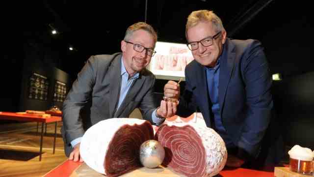 Biotopia in Nymphenburg Palace: They have big plans: Biotopia founding director Michael John Gorman (left) and "human and nature"-Museum director Michael Apel at a previous meat-themed festival.  This time it's all about the senses.