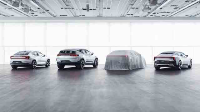 New top model: Polestar 2 on the left, next to it the Polestar 3 in the rear view and the concept on the far right "Precept"which teases the Polestar 5 - a sporty sedan.
