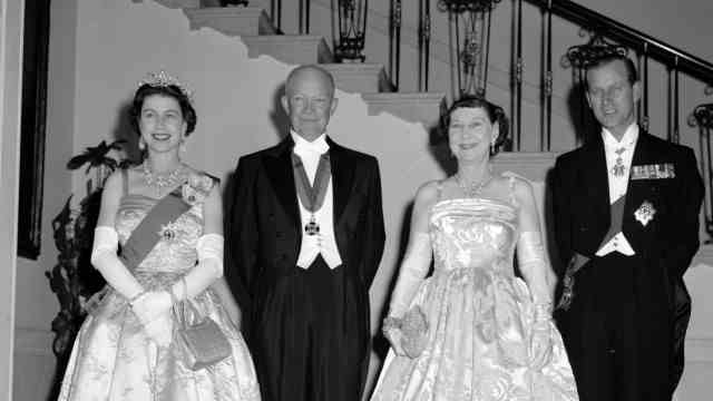 Elizabeth II: It was all about baking: The American presidential couple, Dwight and Mamie Eisenhower, framed by Queen Elizabeth II and Prince Philip.