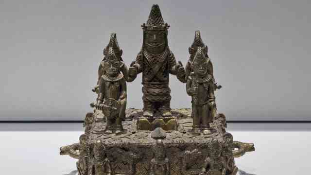 Humboldt-Forum Berlin: An altar group with the Queen Mother, it comes from the Kingdom of Benin in present-day Nigeria.