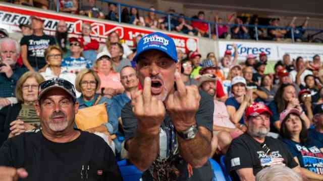 USA: Trump supporters continue to stand by their political idol and rage against the government of Joe Biden.