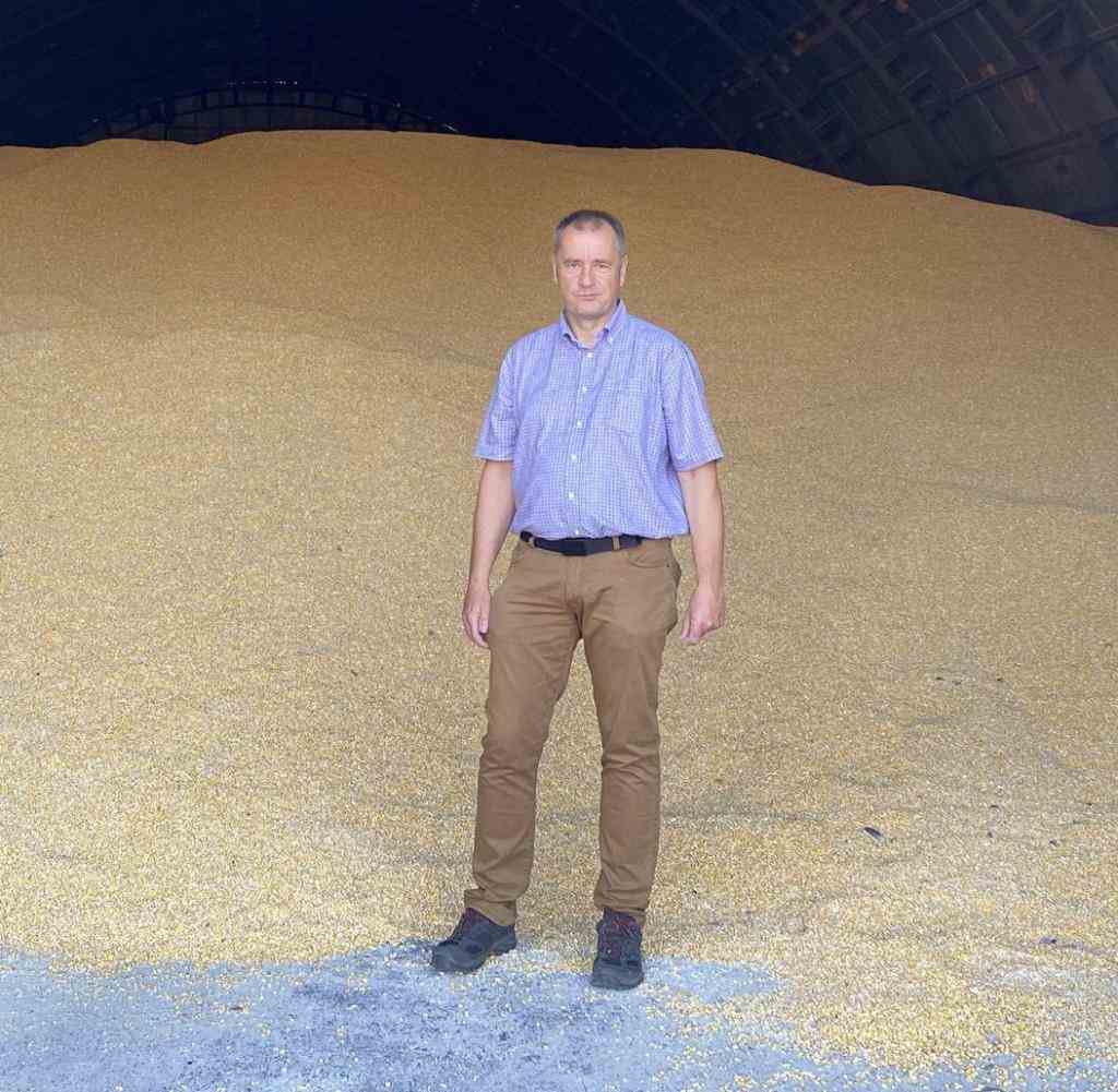 Dietrich Treis exportiert das Getreide mühsam per Lkw