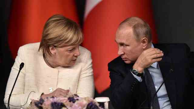 Interview with Francis Fukuyama: "After the annexation of Crimea, it was clear that this policy had failed": Fukuyama is critical of Angela Merkel's attempt to integrate Vladimir Putin's Russia economically