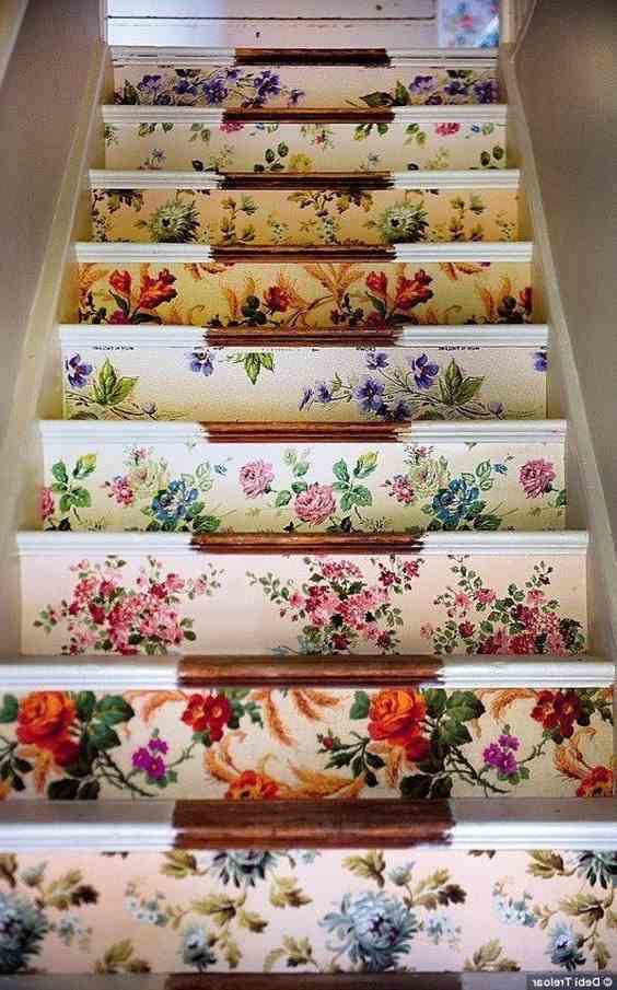 Makeover a Wooden Staircase 