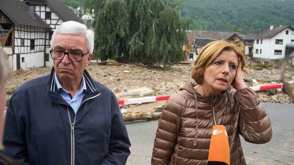 Flood in the Ahr Valley: The Rhineland-Palatinate Prime Minister Malu Dreyer and Interior Minister Roger Lewentz (both SPD) are criticized