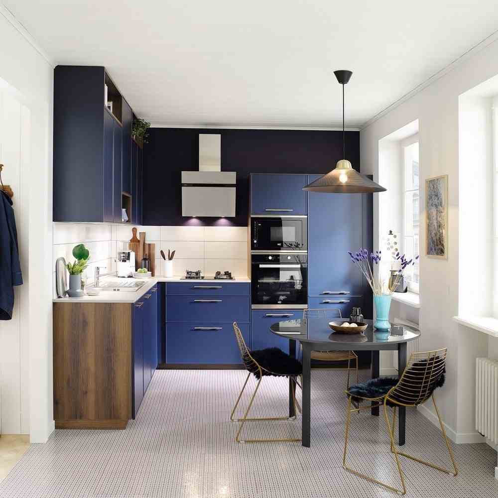 Two Blues To Expand The Kitchen 