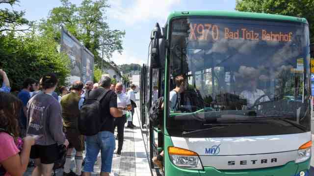 Digitization in Bad Tölz-Wolfratshausen: There is also WiFi in many buses, such as the X970, which connects the three cities in the district.