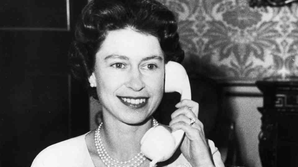 In 1961, Queen Elizabeth II made the first transatlantic telephone call from Buckingham Palace