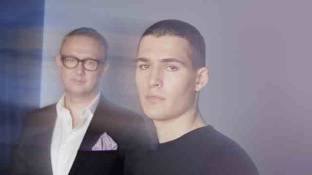 Five for Munich: Carl Mielau (right) and his father Marc Mielau realized a business dream: their own vodka brand.