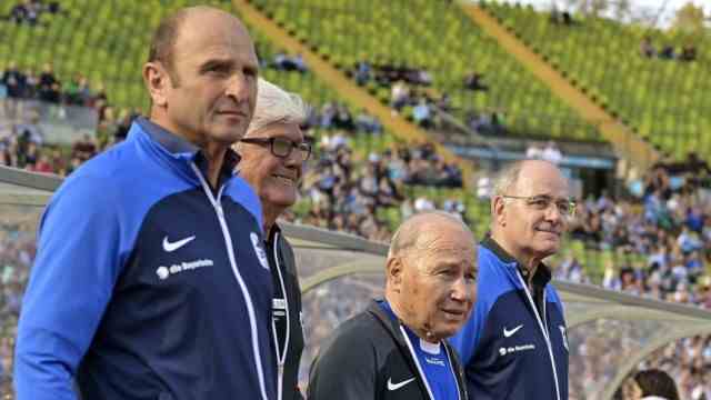 Legends derby in the Olympic Stadium: Legendary coaches of TSV 1860: Thomas Miller, Werner Lorant, Carsten Wettberg and Roland Kneißl (from left).