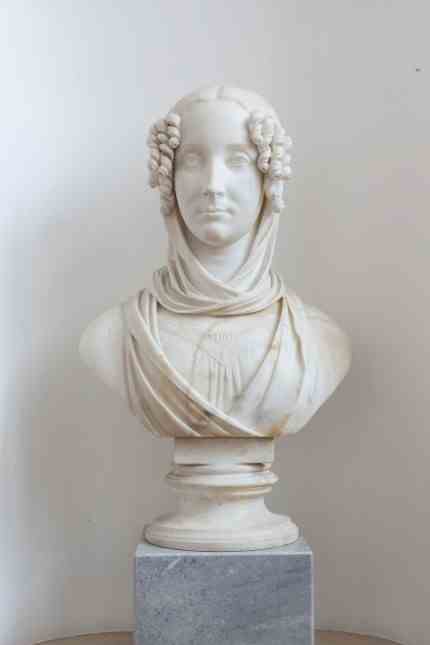 Bavarian history: A marble bust of Eleonores von Gravenreuth, 1858. The original is now in the stairwell of Affing Castle.
