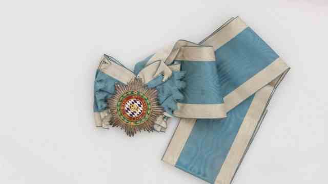 Bavarian history: Gravenreuth's personal example: star with ribbon of the Grand Cross of the Civil Merit Order of the Bavarian Crown.