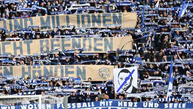 Affair about an investor: The Hertha fans position themselves clearly against the investor Lars Windhorst.