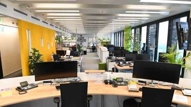 77 years of SZ: The SZ today: Newsdesk on the 22nd floor of the Munich publishing house.