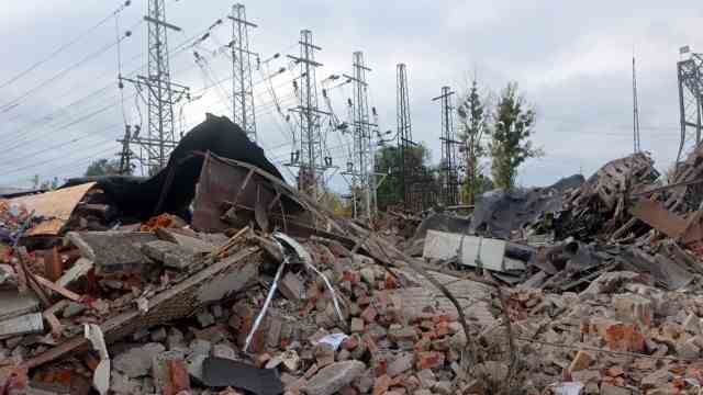 Power supply in Ukraine: A substation in Kharkiv destroyed by a Russian missile attack.