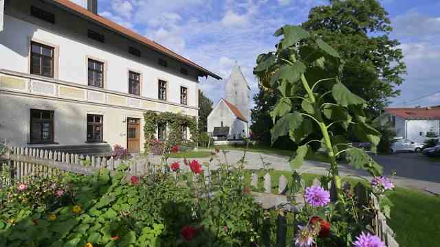 Local development: Sauerlach has retained its rural charm as in the district of Altkirchen.