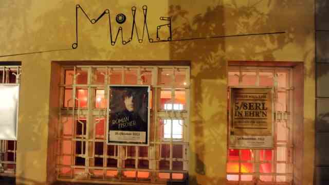 Club scene: Instead "Milla Rouge" and a woman's leg still stands "Milla" at the bar at Holzstraße 28.