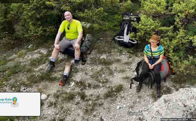 Since 2014, thanks to Google, this hiker has a third leg