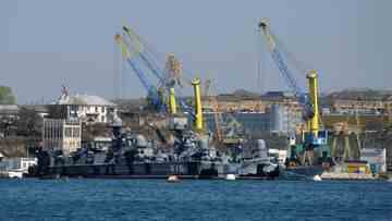 Schiffe der russischen Schwarzmeerflotte (Archiv): Nach russischen Angaben ist ein das Schiff "Iwan Golubez" leicht beschädigt worden.