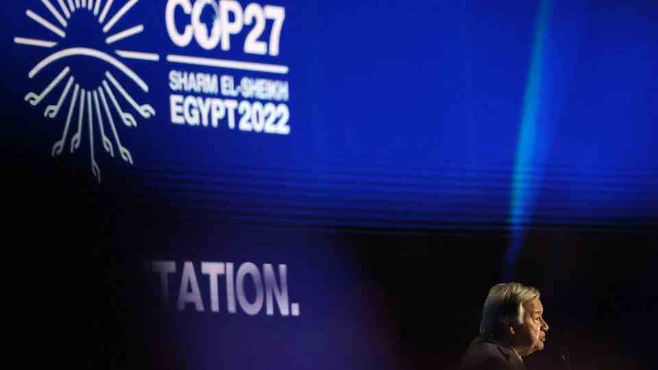 UN Secretary-General António Guterres speaks during the World Climate Conference in Sharm el-Sheikh.  While politicians are discussing the global climate, many Egyptian climate activists are in prison. 