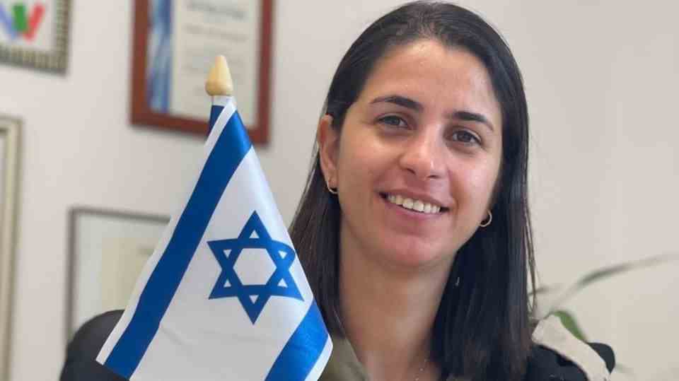 Muslimisch, lesbisch, Soldatin in der israelischen Armee: Ella Waweya