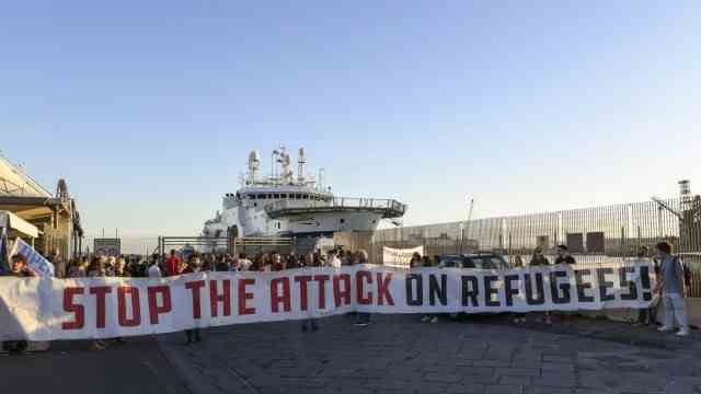 Boat refugees: Demonstrators in Catania are demanding that the refugees be allowed ashore.