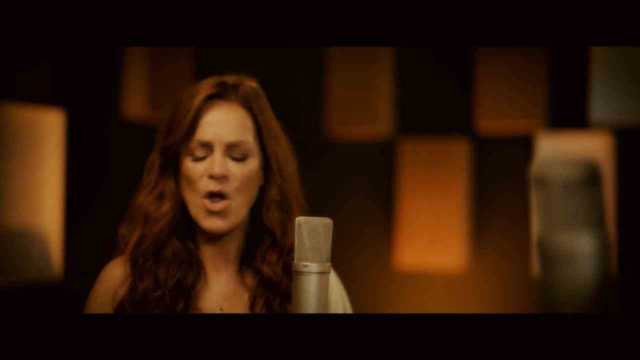 Andrea Berg sings Emotional Track in English for the 2022 donation marathon