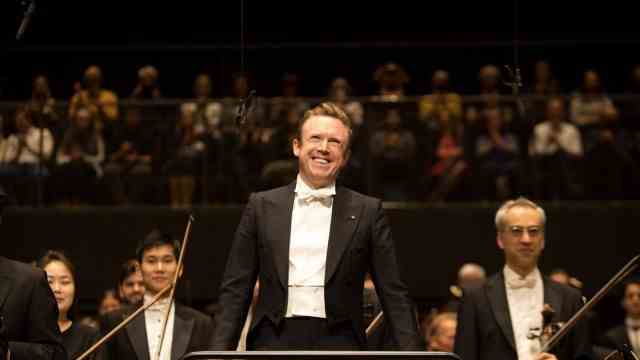 SZ Advent calendar: Conductor Daniel Harding spontaneously stood in for Zubin Mehta, who was ill.  Quite a few in the orchestra can imagine working with the stunningly friendly conductor as a boss one day.