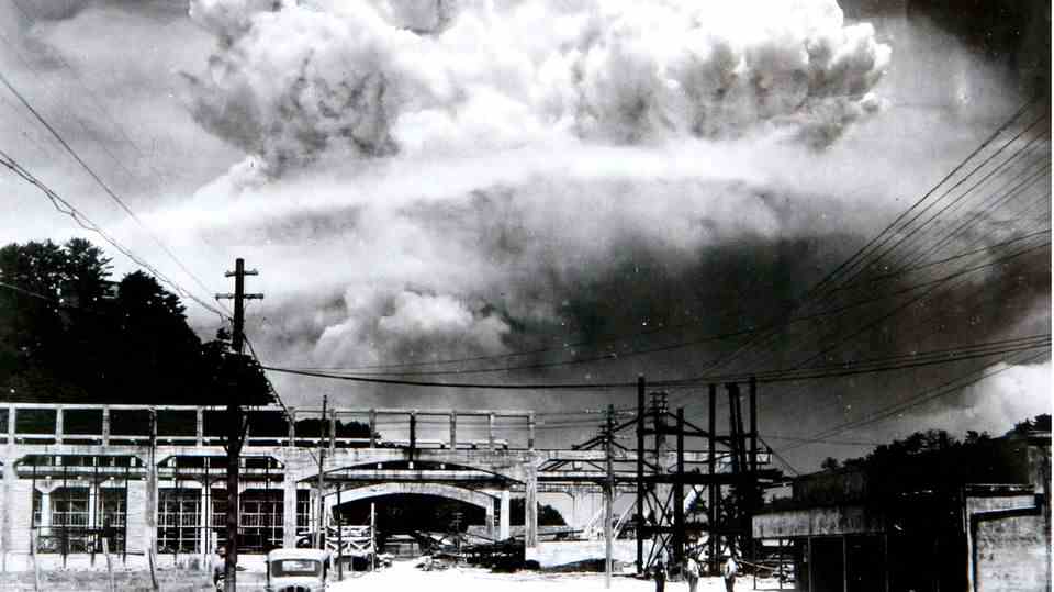 World War II: When the B-29 Super Bomber brought atomic bombs to Japan