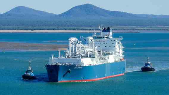 The Höegh Esperanza is a floating LNG terminal and is on the water.  © Höegh LNG AS Photo: Höegh LNG AS