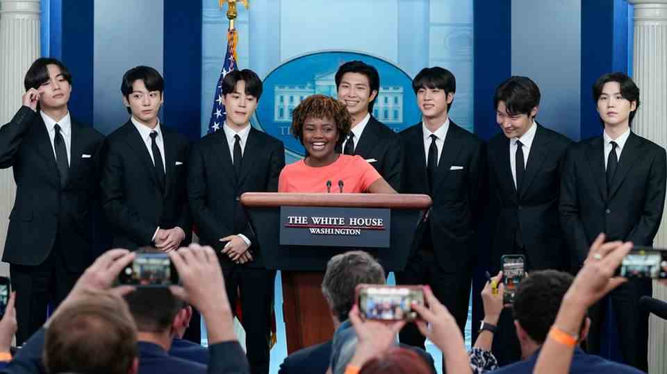Boy band BTS visits Jo Biden at the White House