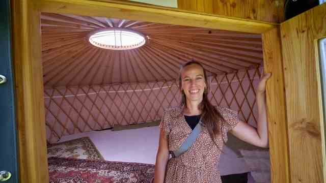 Pilot project for the district: Miriam Boehlke invited many actors to introduce themselves to the public in her yurt.