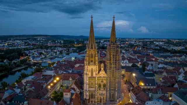 Upper Palatinate photo book: The Regensburg Cathedral in the evening light.