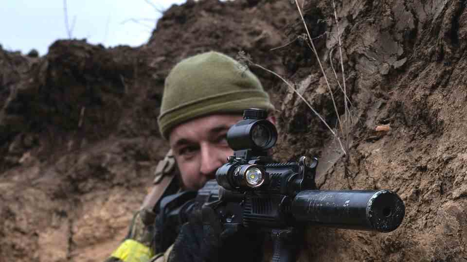 Russia-Ukraine War: Soldier in trenches fights for Ukrainian army