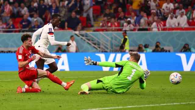 Wales draw against USA: Timothy Weah keeps his cool and scores the USA's first World Cup goal in Qatar.