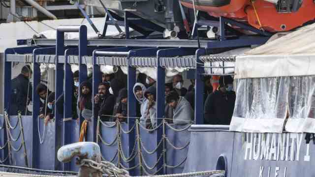 Boat people: migrants on the deck of the "humanity 1" in the port of Catania, where also rescued on the "GeoBarents" forbidden to leave the ship.
