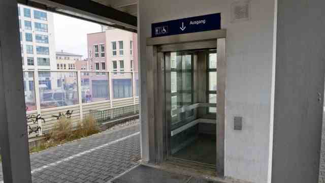 Local transport in Vaterstetten: The lift in Baldham will not be available until 2024.