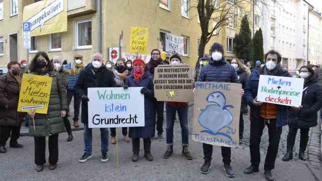 Building Land Mobilization Act in Munich: For the restoration of the right of first refusal: Tenants on Krumbacherstrasse in January.