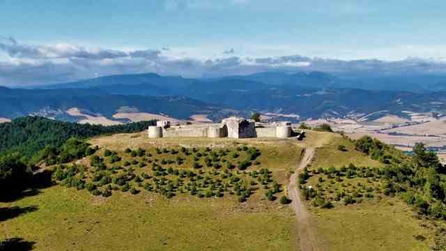 Archeology: The location of the hand: a fortress near Pamplona.