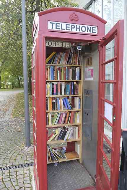 Telecommunications: In the past, old telephone booths, such as the one imported from England here in Unterhaching, functioned as book collection points.