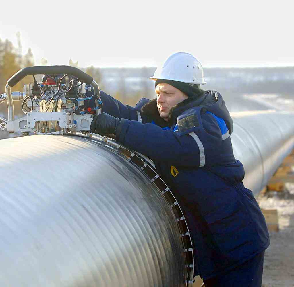Russischer Arbeiter an der Ostsibirien-Pazifik-Pipeline